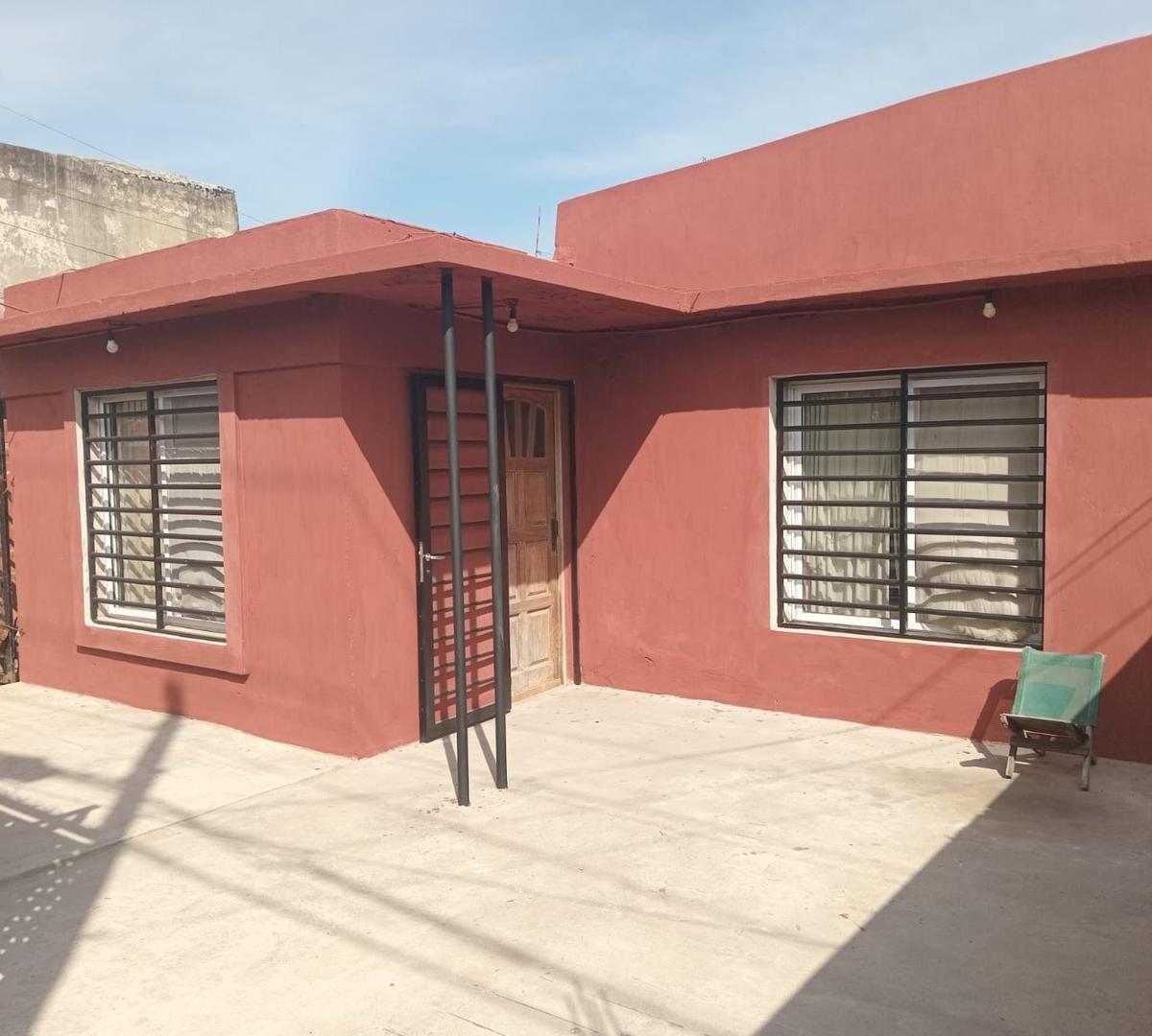 Casa 3ambientes con Cochera en Venta, Villa España 5