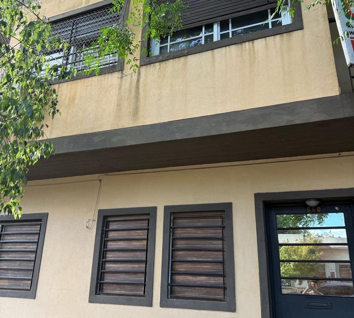 Departamento 2amb en Ramos va Mejia con balcon y terraza