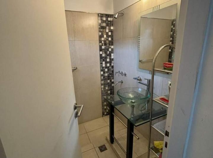 VENTA  CASA DE 2 PLANTAS CON PILETA Y QUINCHO 2