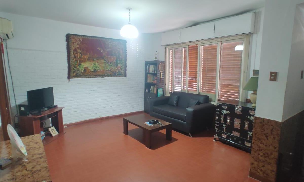 Venta - Casa 6 Ambientes en Argerich 1300 4