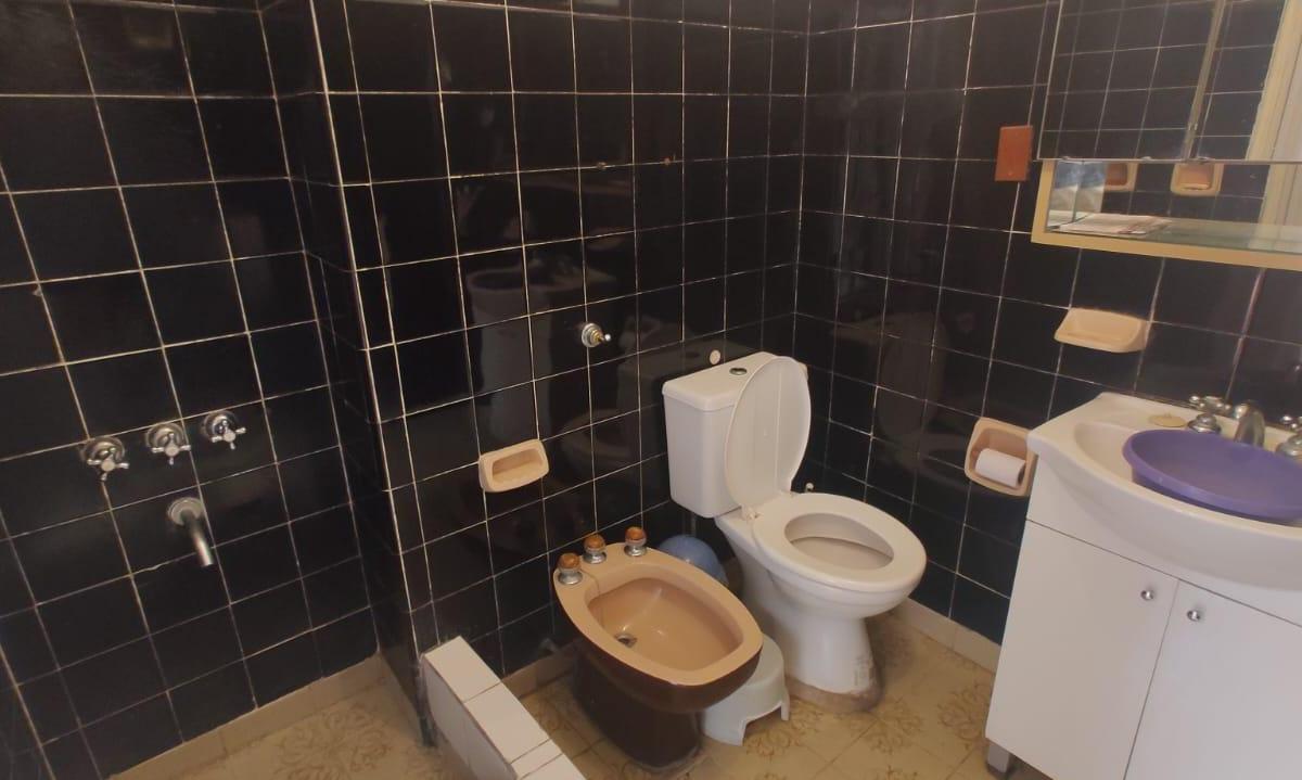 Venta - Casa 6 Ambientes en Argerich 1300 2