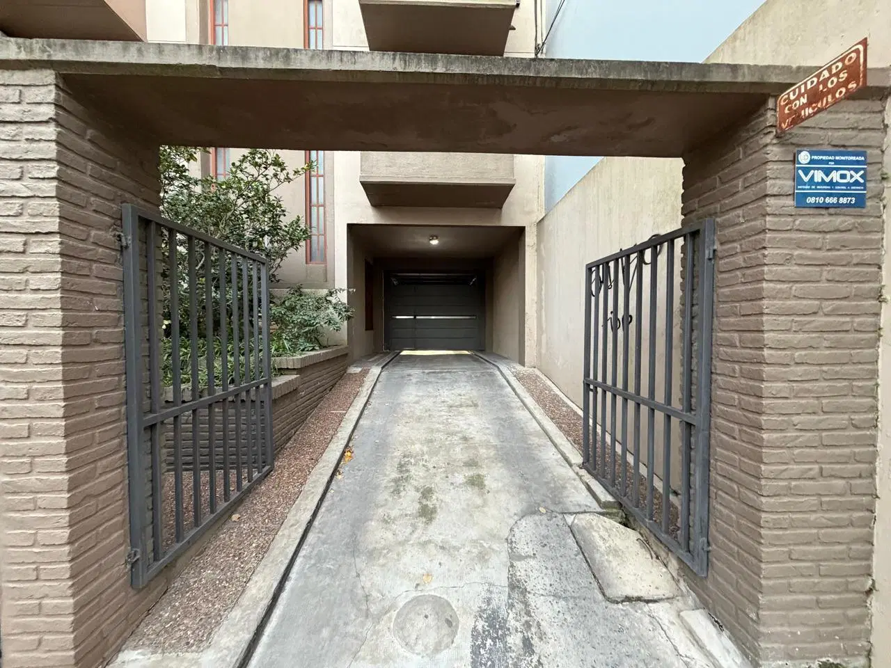Departamento 2 dormitorios + cochera en La Plata 2