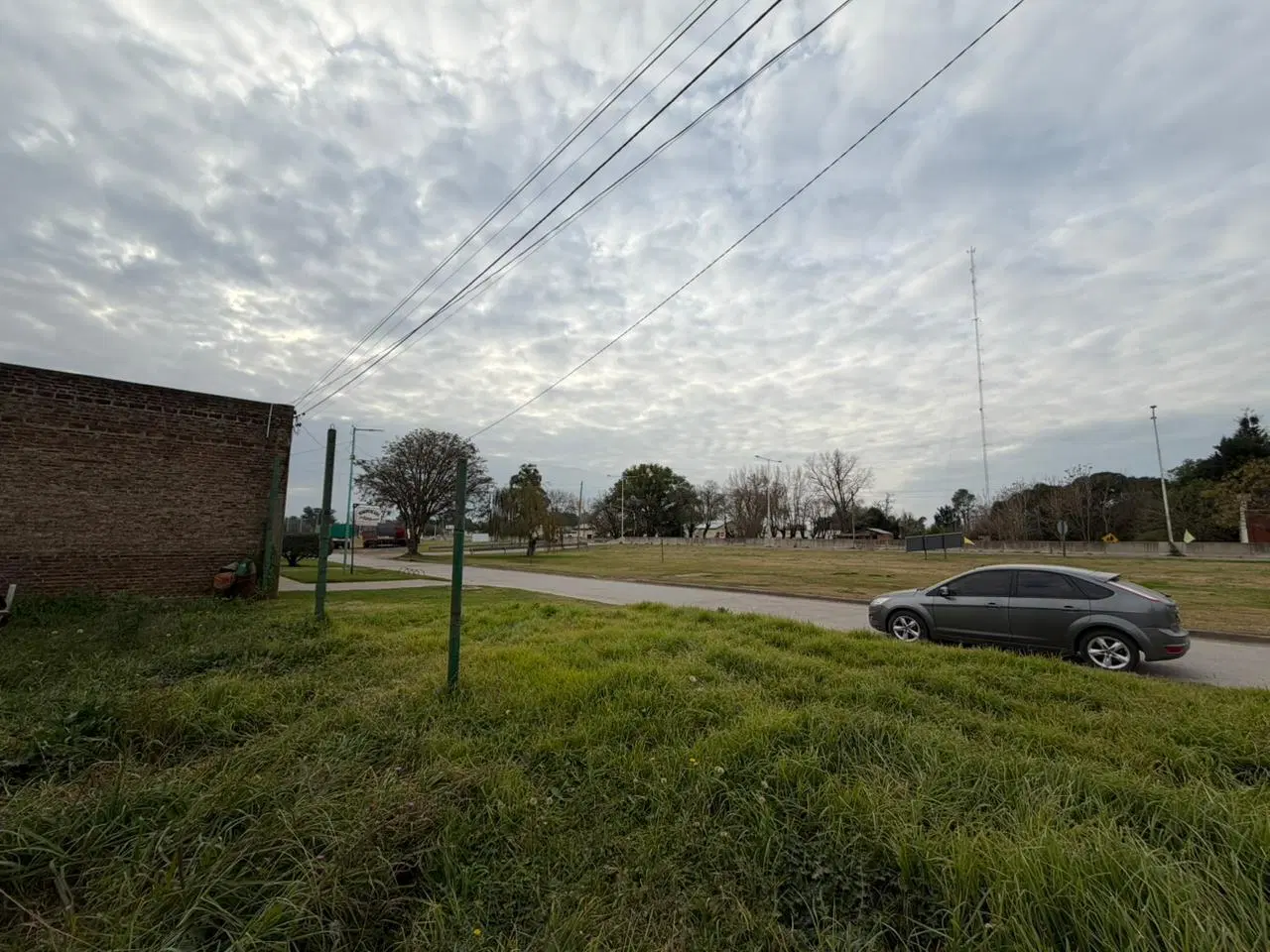 Terreno sobre colectora de ruta 41 3