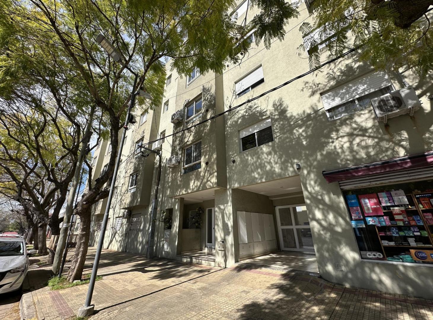 Foto de Departamento en alquiler 2 dormitorios y cochera, imagen 3