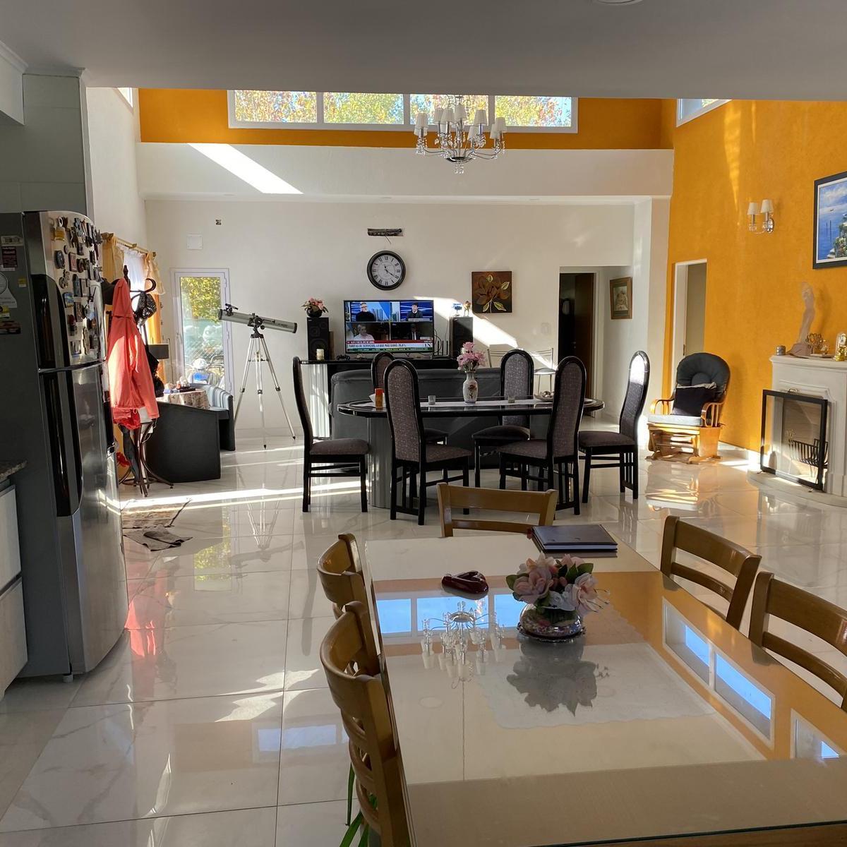 VENTA DE CASA 5 AMBIENTES, LOTE 34, MIRALAGOS 1