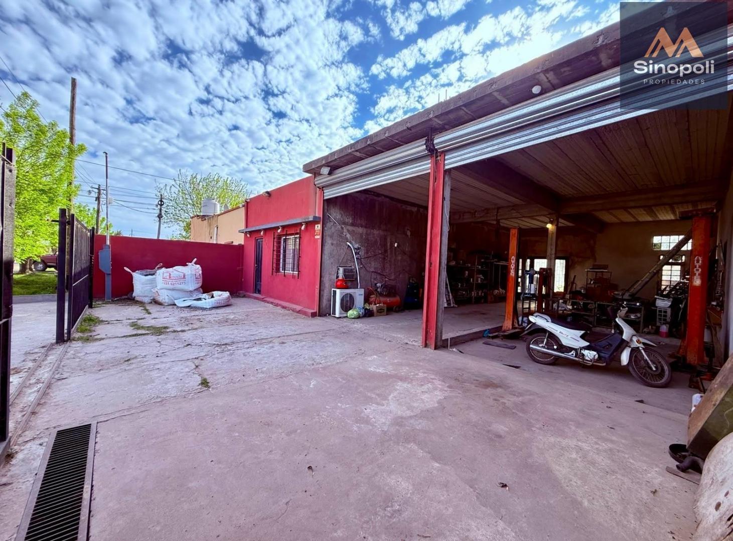 Foto de VENTA GALPÓN - 2 DORMITORIOS - L. OLMOS, imagen 1