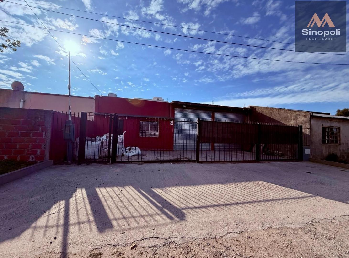 Foto de VENTA GALPÓN - 2 DORMITORIOS - L. OLMOS, imagen 2