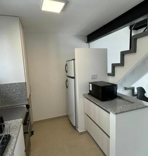 Alquiler Temporal/Tradicional Amoblado Dúplex moderno con balcón y vestidor 3