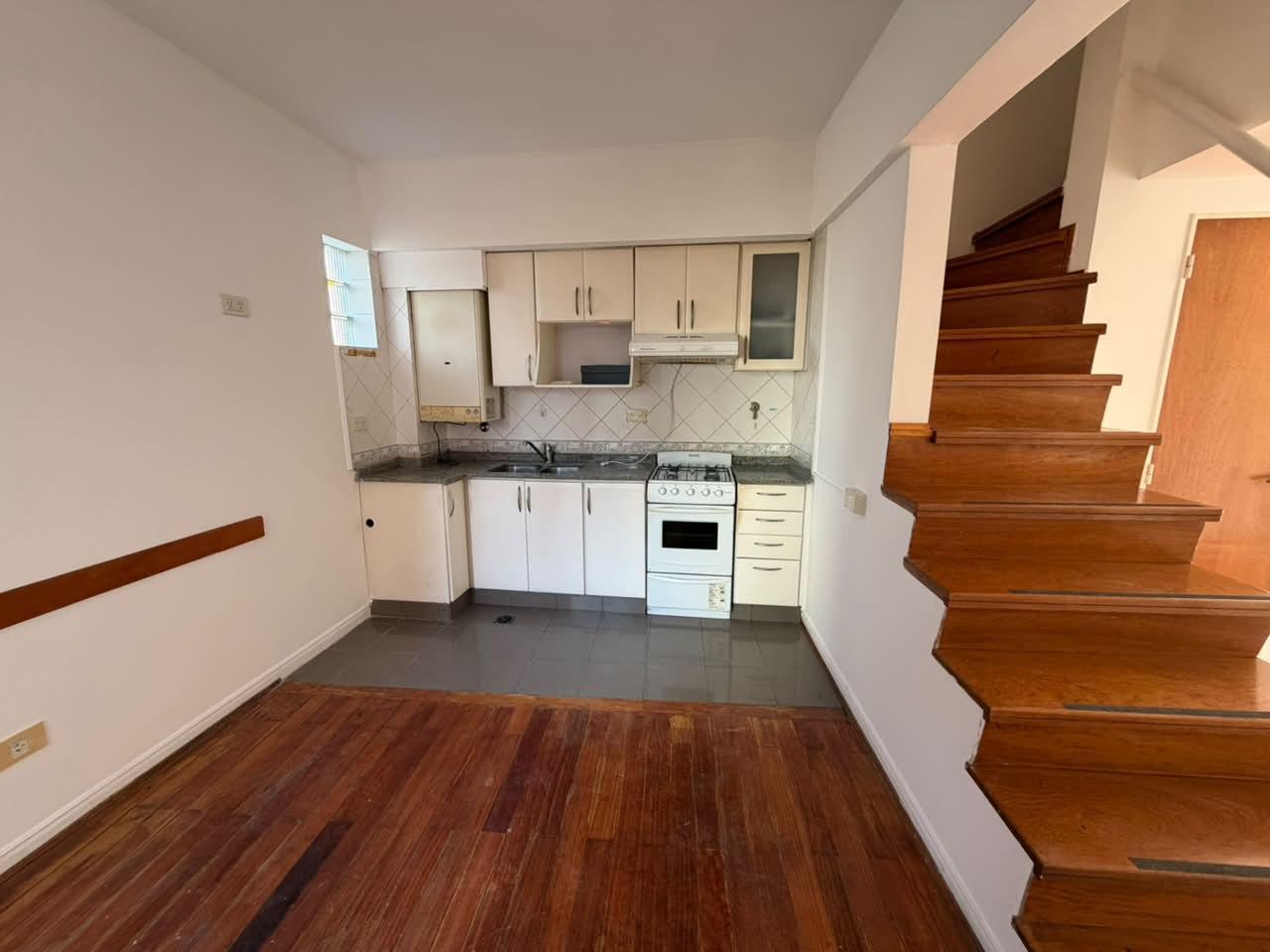 Departamento duplex en Colegiales sin amoblar