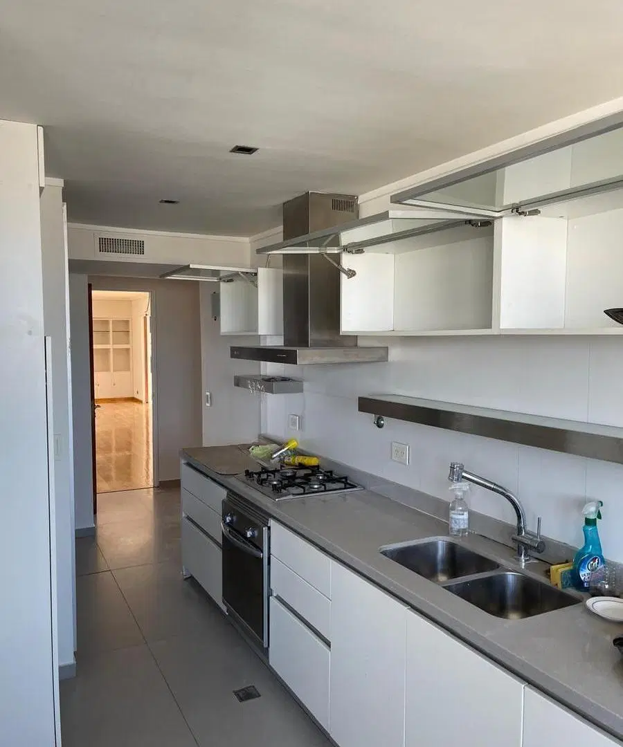 Departamento 5 ambientes en Retiro 8