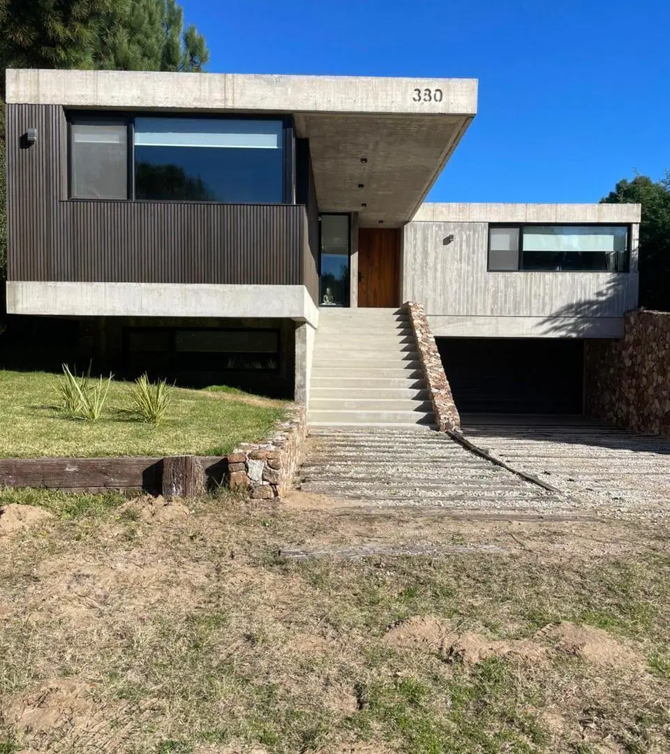 Exclusiva Casa de 5 Dormitorios con Fondo al Golf en Costa Esmeralda 2