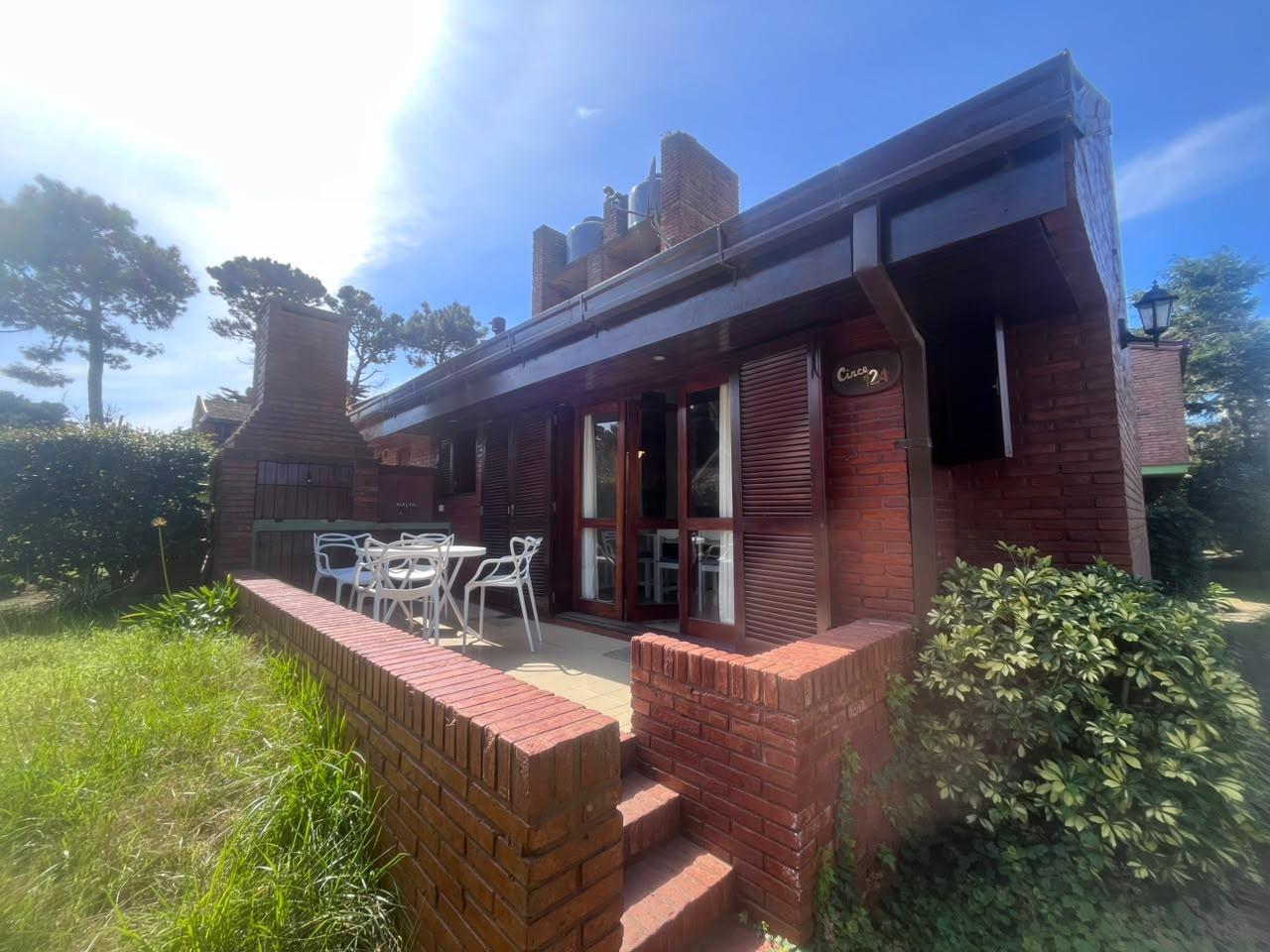Foto de DUPLEX EN PINAMAR A METROS DEL MAR, imagen 3