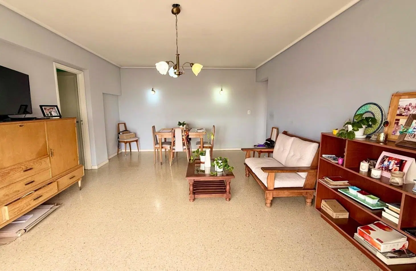 DEPARTAMENTO 4 AMBIENTES A LA CALLE 1