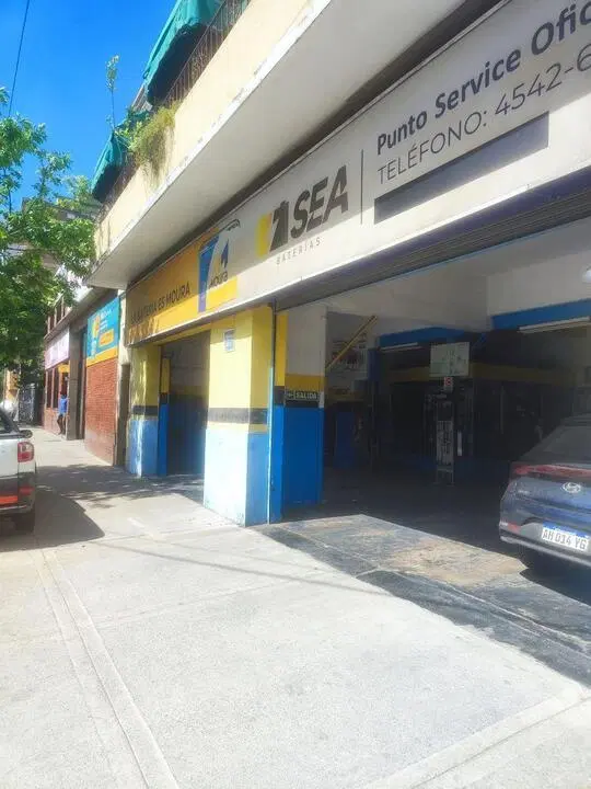 Comercio en Avenida Doctor Ricardo Balbín 3300 2