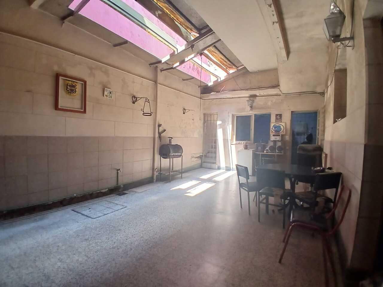 Foto de PH de 5 Ambientes en Planta Baja – Gran Potencial en Nueva Pompeya, imagen 4