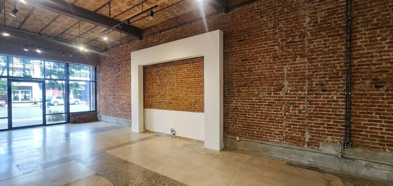 Foto de LOCAL COMERCIAL EN ALQUILER SOBRE AV. INDEPENDENCIA 1200, imagen 4