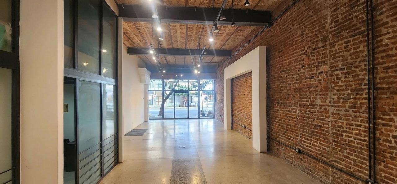 Foto de LOCAL COMERCIAL EN ALQUILER SOBRE AV. INDEPENDENCIA 1200, imagen 1