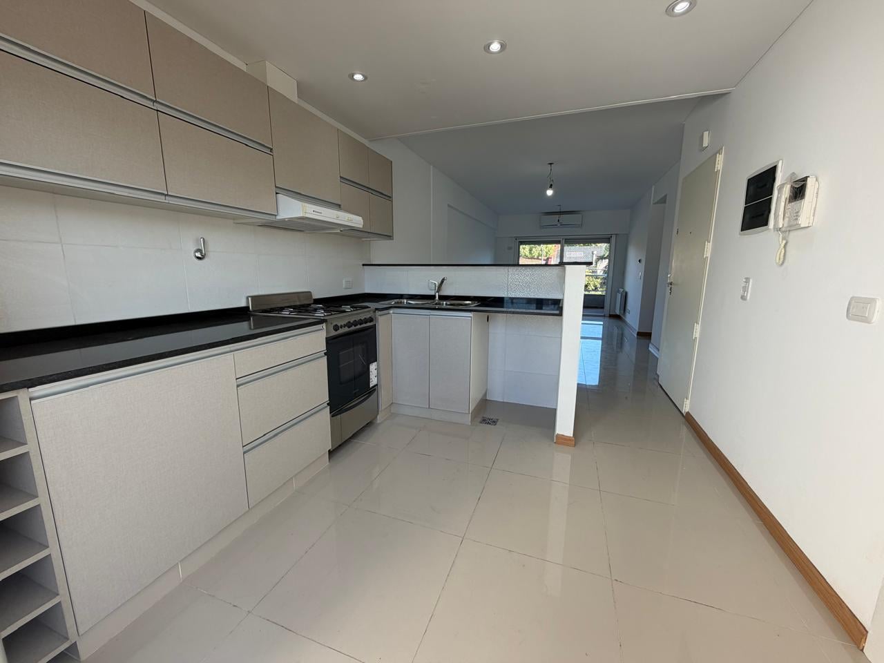 Foto de VENTA DEPARTAMENTO PISO COMPLETO DE 4 AMBIENTES EN VILLA DEVOTO CON, imagen 5