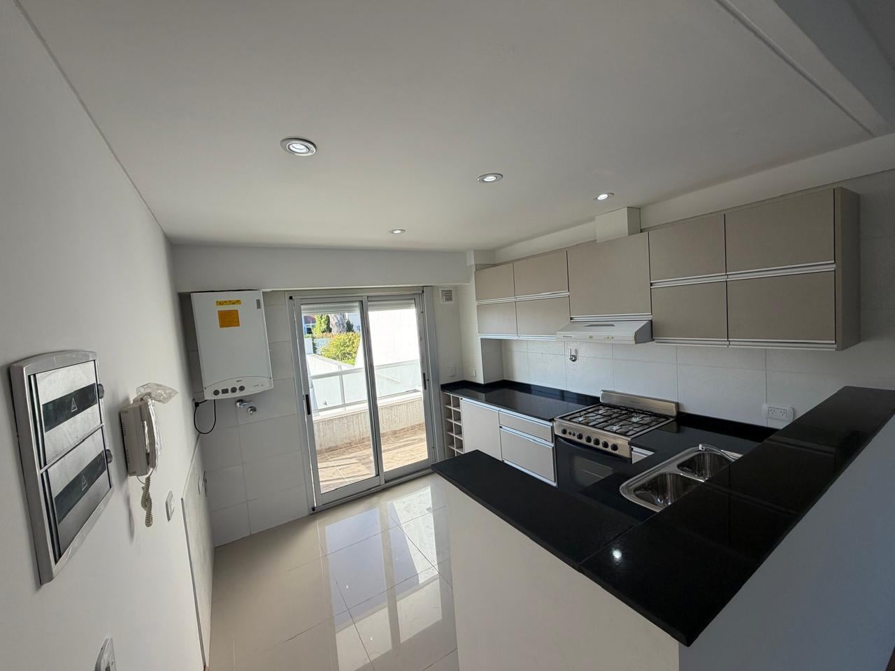 Foto de VENTA DEPARTAMENTO PISO COMPLETO DE 4 AMBIENTES EN VILLA DEVOTO CON, imagen 4