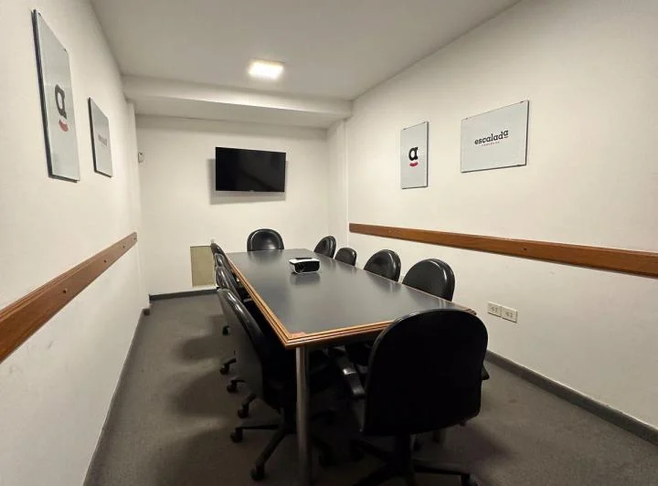 ¡Oficina en alquiler en moderno coworking! Servicios incluidos 5