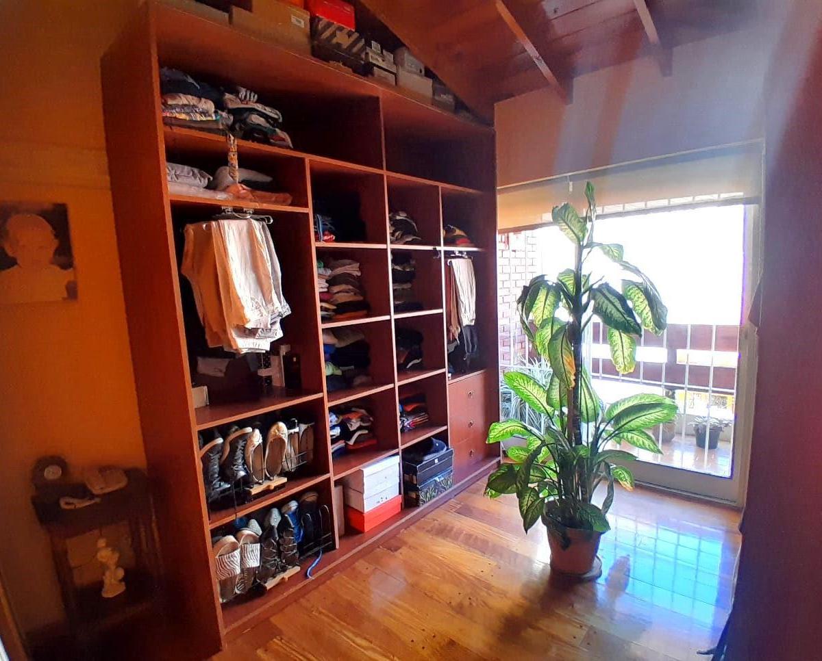 Casa en Venta con Fondo/pileta, Parque Patricios 2