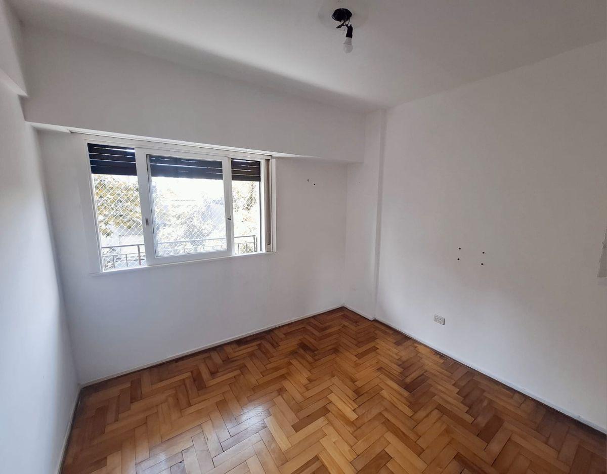 Foto de Deepartamento de 3 ambientes con balcón al frente, imagen 1