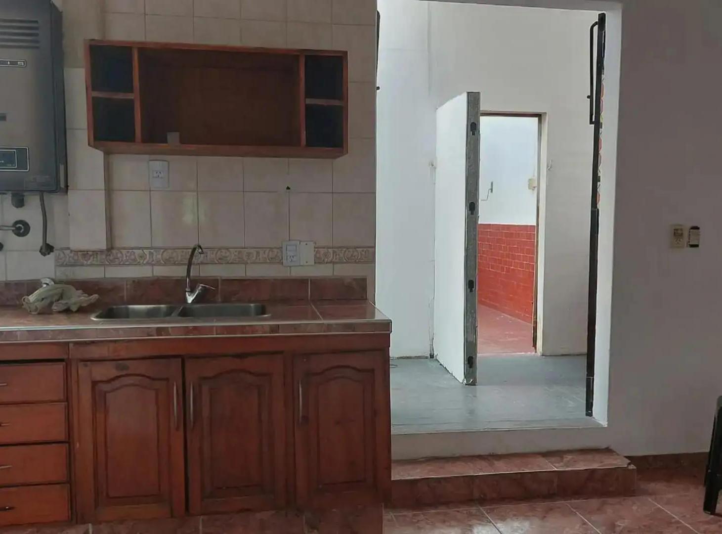 Foto de Departamento tipo casa de 5 amb con terraza y quincho. Sin expensas, imagen 1