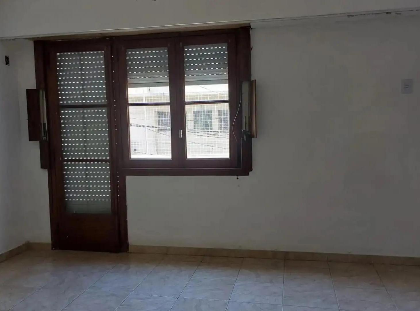 Foto de Departamento tipo casa de 5 amb con terraza y quincho. Sin expensas, imagen 3
