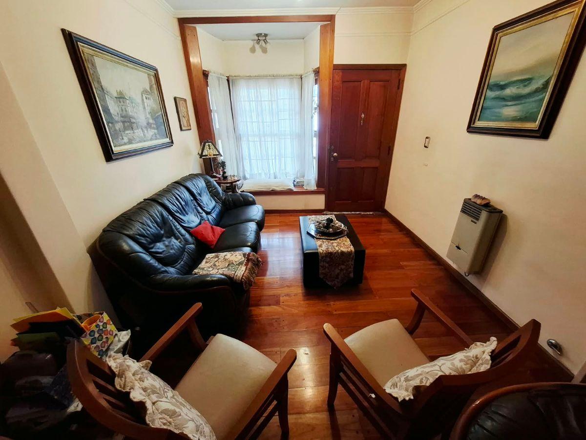 Foto de Casa de 3 plantas con garage, imagen 2