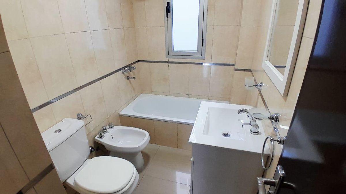 Foto de Departamento de 1 ambiente c/ balcón y patio en venta en San Cristóbal, imagen 2
