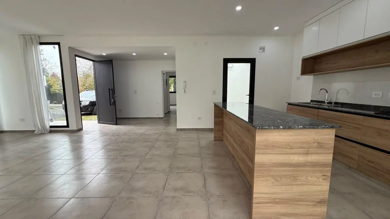 Casa en venta en 138 entre 471 y 472 4