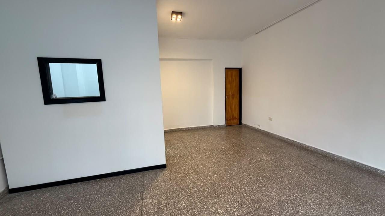 Foto de Local en alquiler en calle 9 entre 62 y diagonal 78, imagen 5