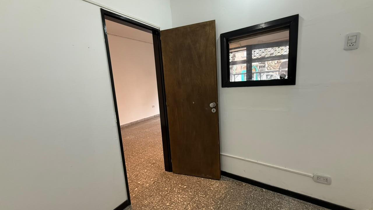 Foto de Local en alquiler en calle 9 entre 62 y diagonal 78, imagen 1