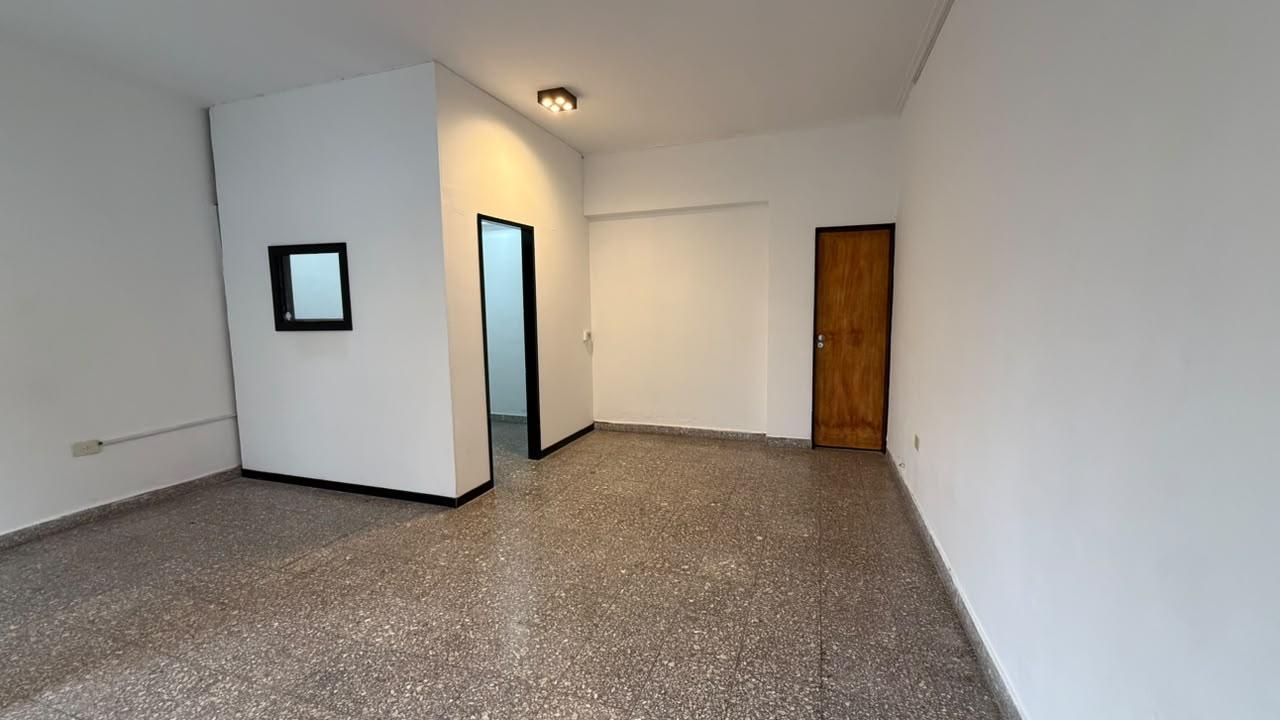 Foto de Local en alquiler en calle 9 entre 62 y diagonal 78, imagen 3