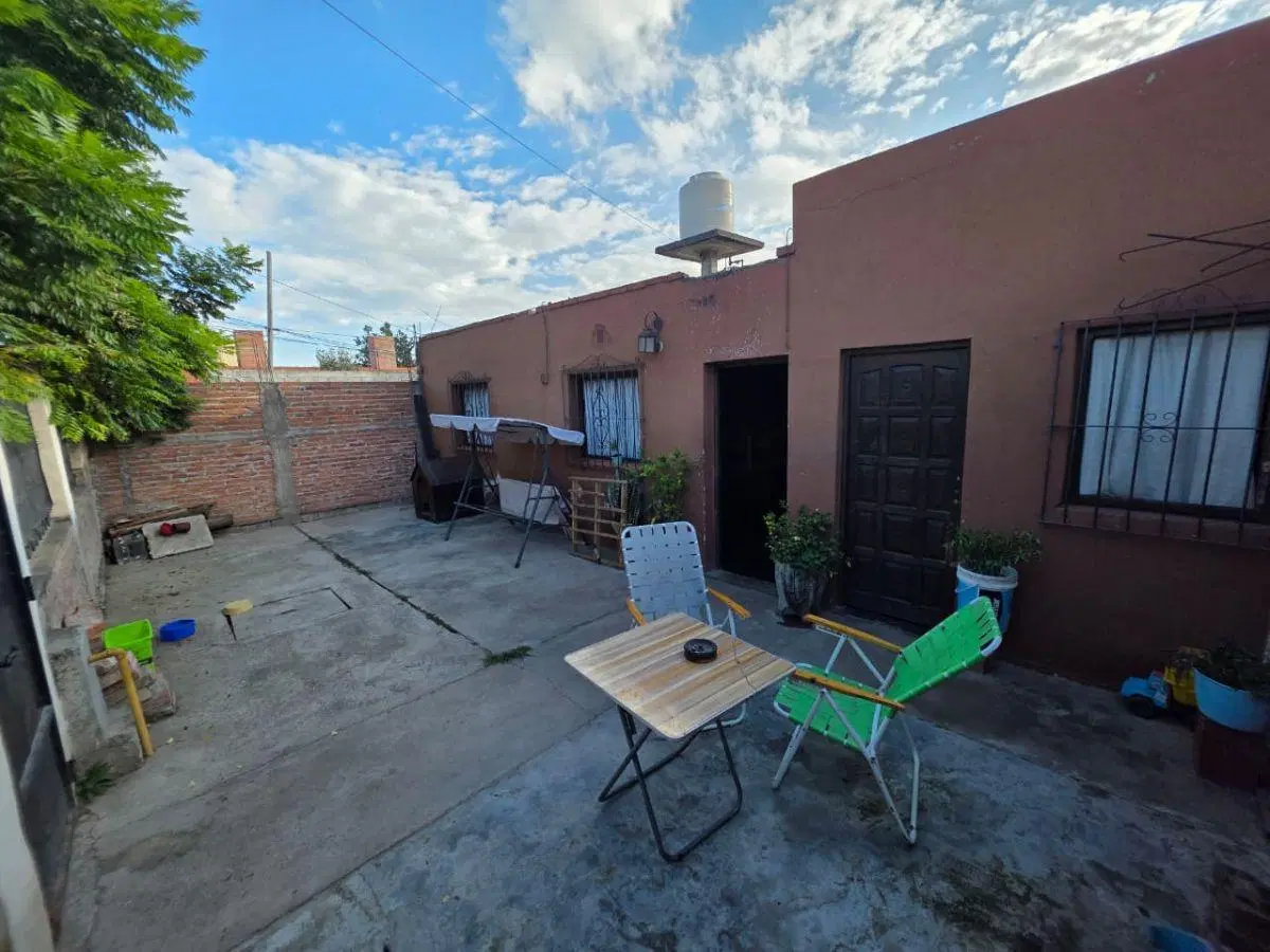 PRECIOSA CASA EN VENTA! En B° Juan M. de Rosas. 5