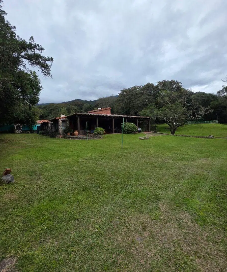 EXCLUSIVO ALQUILER EN LA TRANQUILIDAD DE VILLA SAN LORENZO! 2