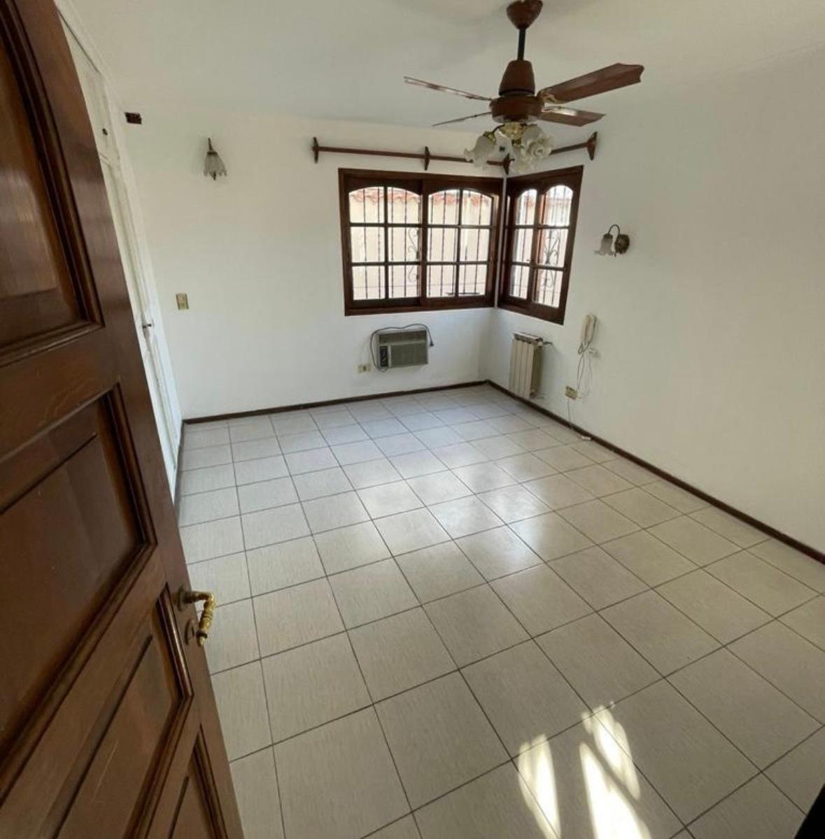 Casa en Barrio Bombal 4