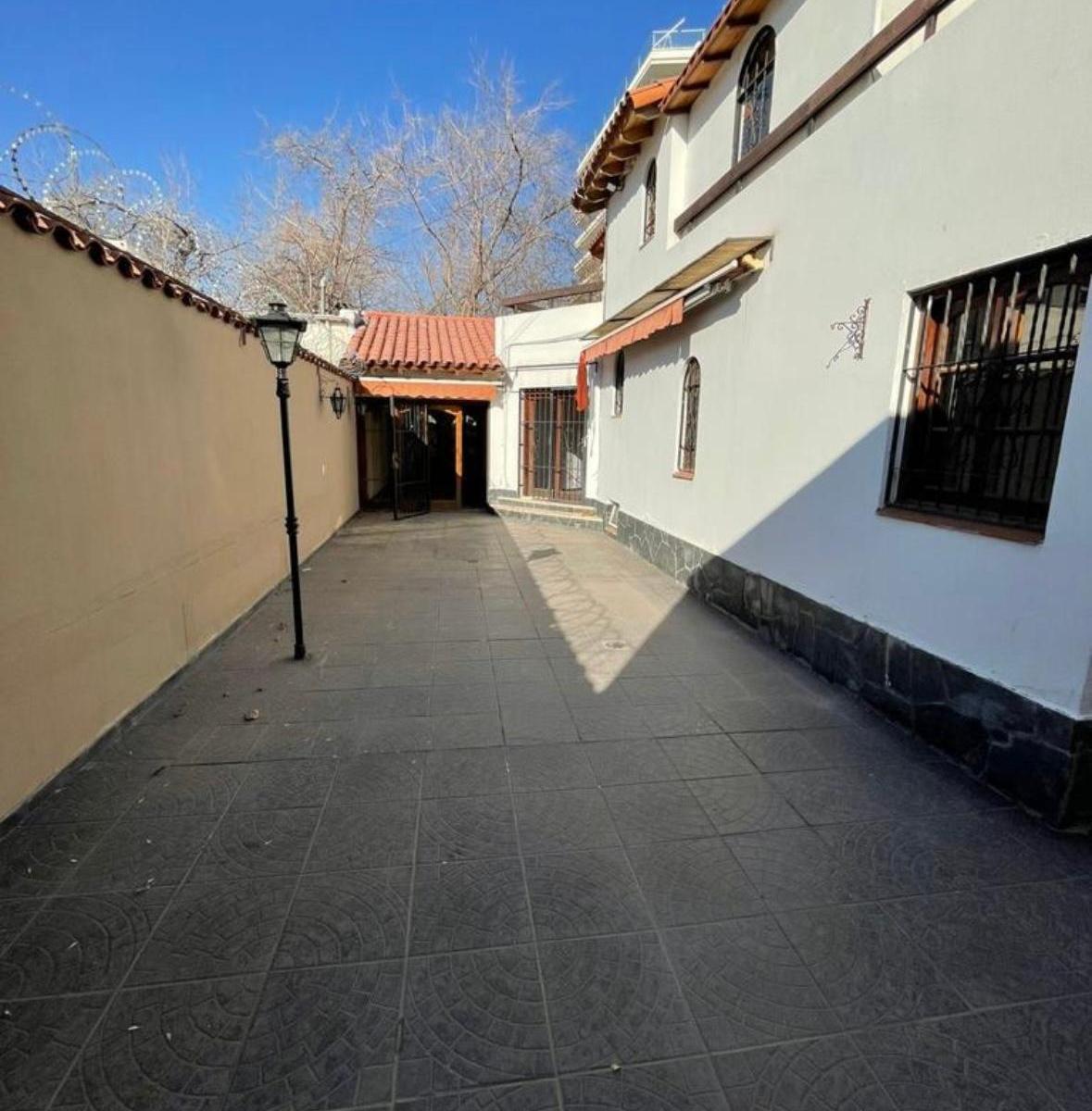 Casa en Barrio Bombal 2