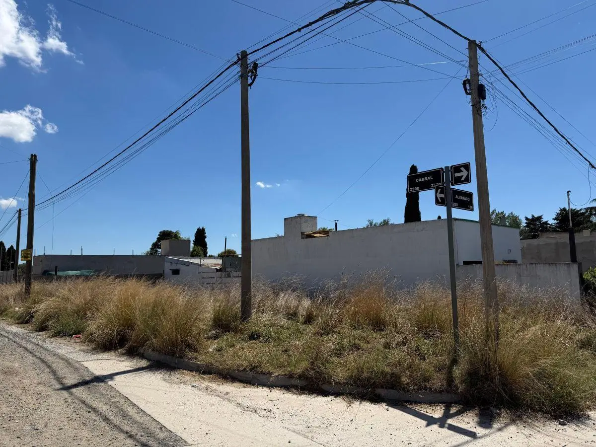 Lote con servicios 3