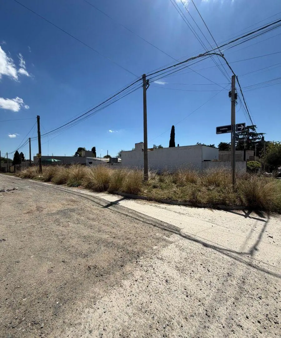 Lote con servicios 1