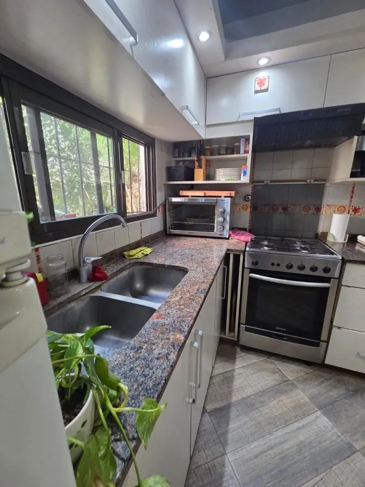 VENTA CASA TRES AMBIENTES JARDIN COCHERA BELLA VISTA 4