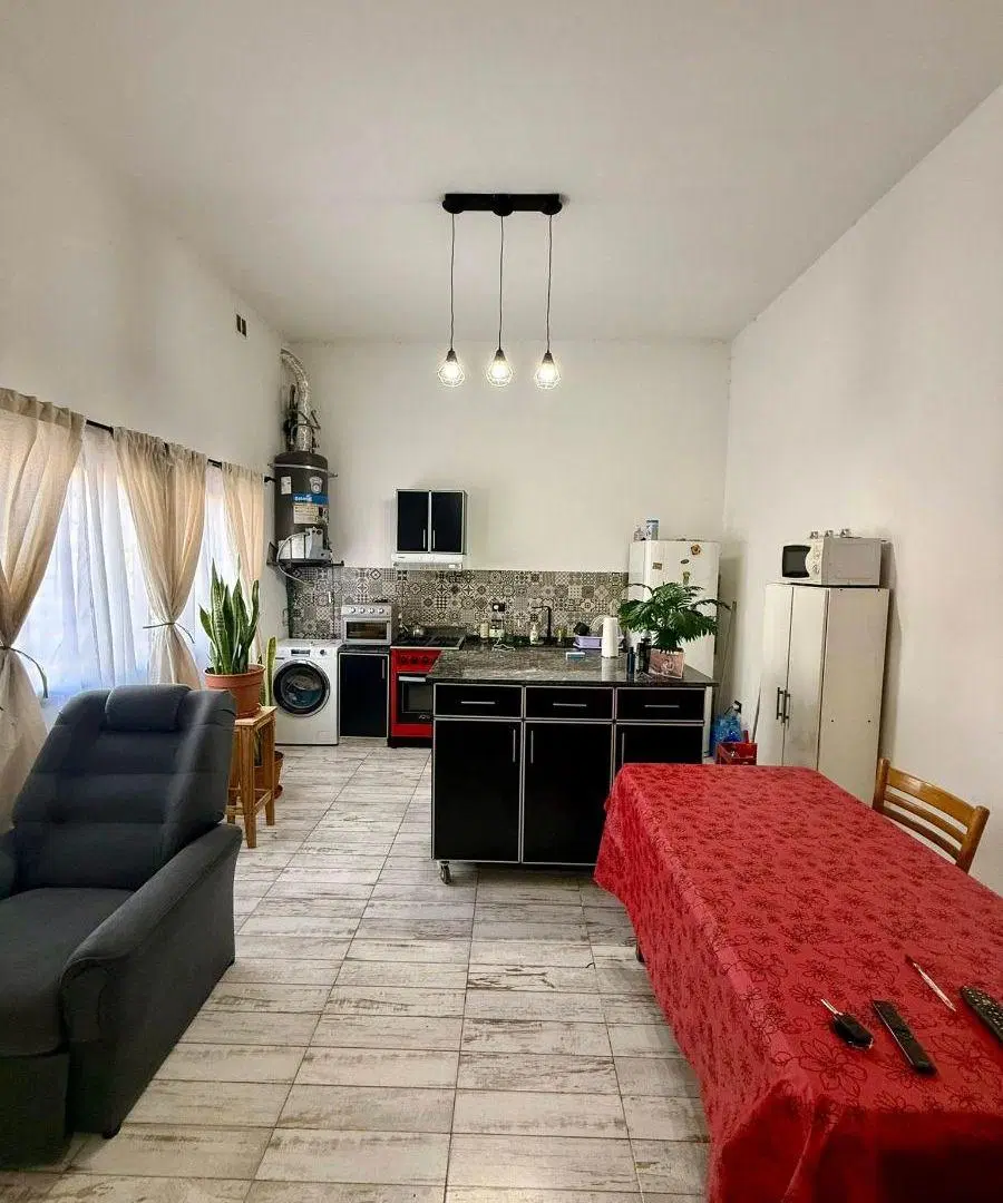 DPTO TIPO CASA 3 AMBIENTES PLANTA BAJA AL FRENTE 4