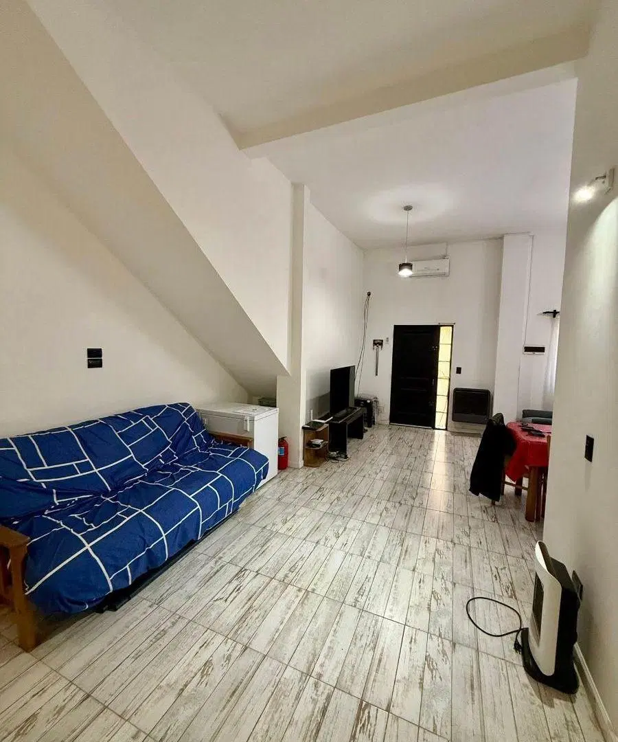 DPTO TIPO CASA 3 AMBIENTES PLANTA BAJA AL FRENTE 5