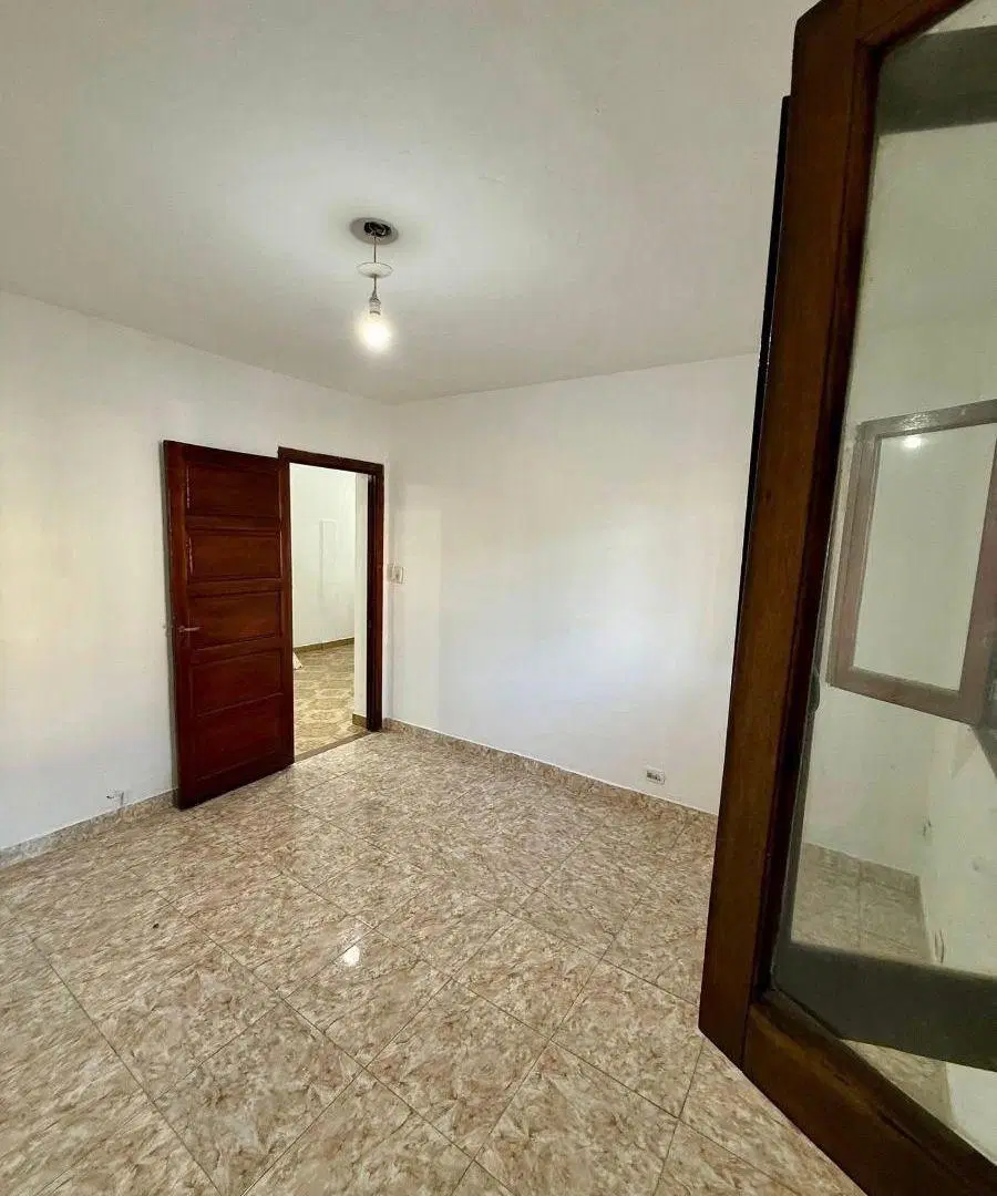 DPTO TIPO CASA AL FRENTE DE 2/3 AMBIENTES CON TERRAZA 4