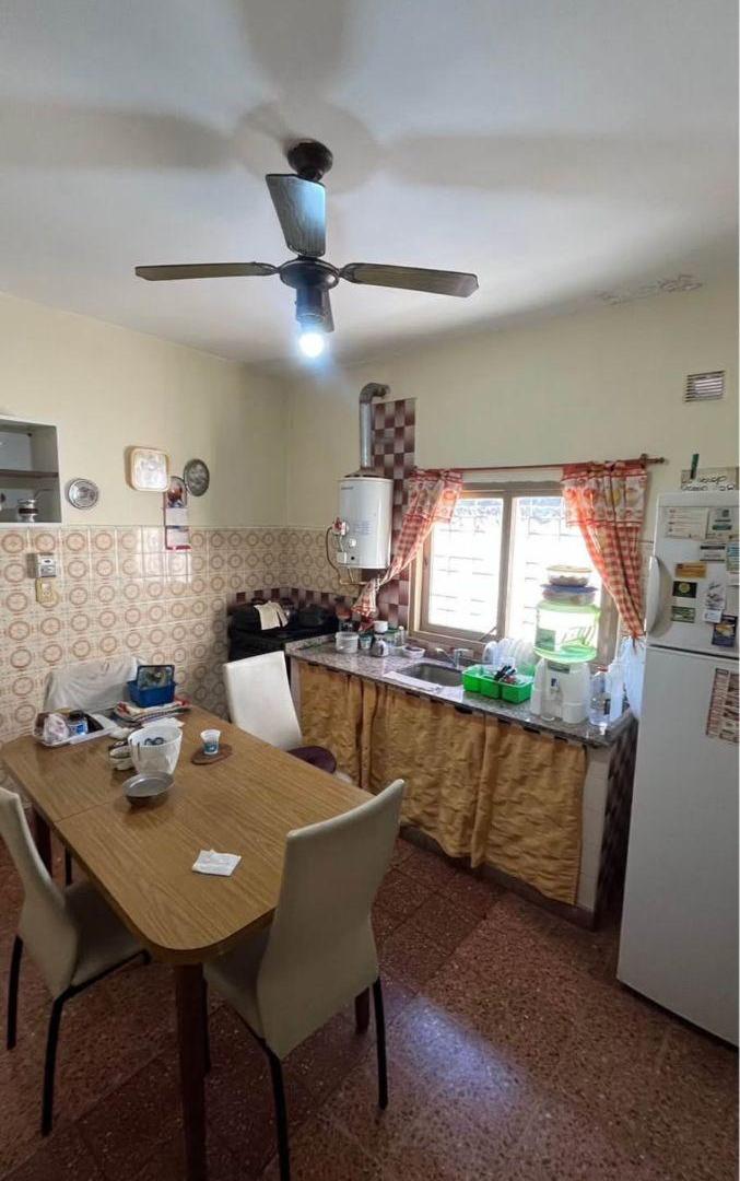 Foto de Venta casa Lanús c/ cochera 2 propiedades, imagen 3