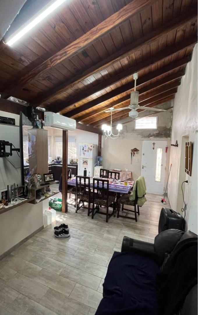Foto de Venta casa Lanús c/ cochera 2 propiedades, imagen 5