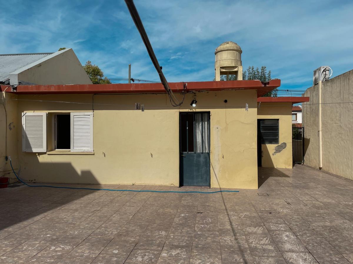 En Venta Casa a Reciclar con Gran Lote - Zona Cerrito 2