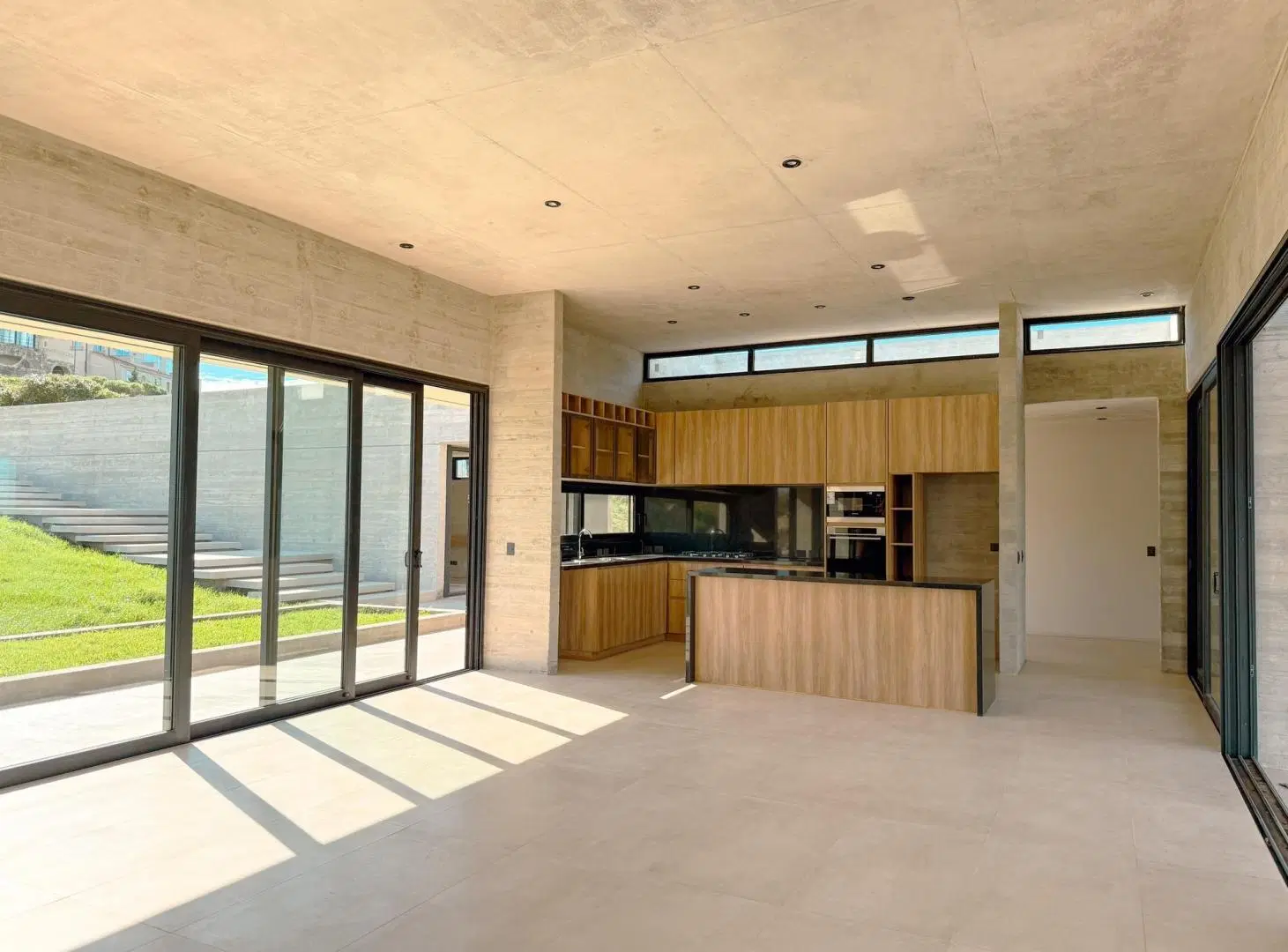 CASA EN VENTA A ESTRENAR EN TANDIL -BARRIO CERRADO ALTOS AIRES 5