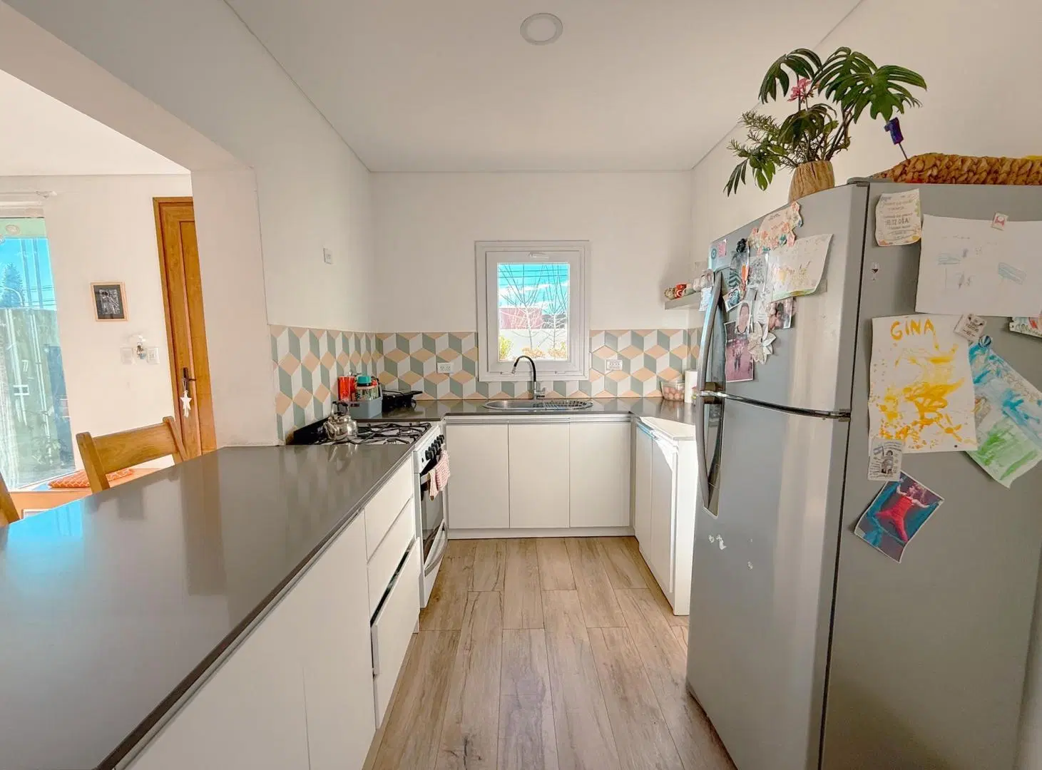 CASA 3 DORMITORIOS, 2 BAÑOS Y GARAGE EN TANDIL 2