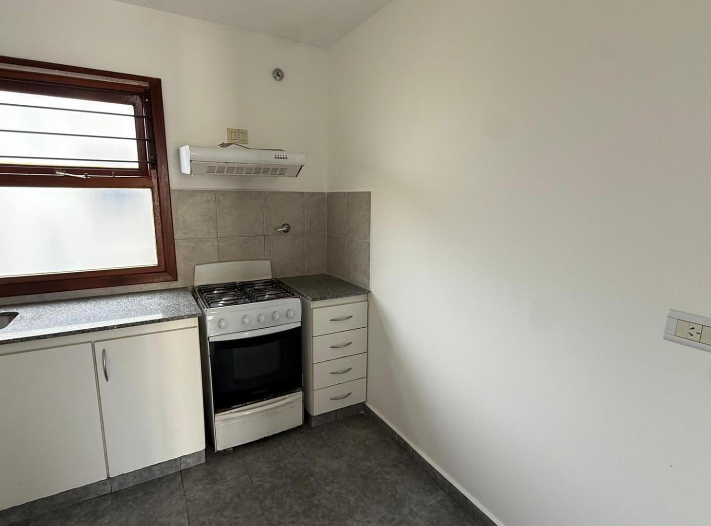 Foto de Departamento en VENTA - 2 Amb. - Primer Piso - SEMICENTRO, imagen 3